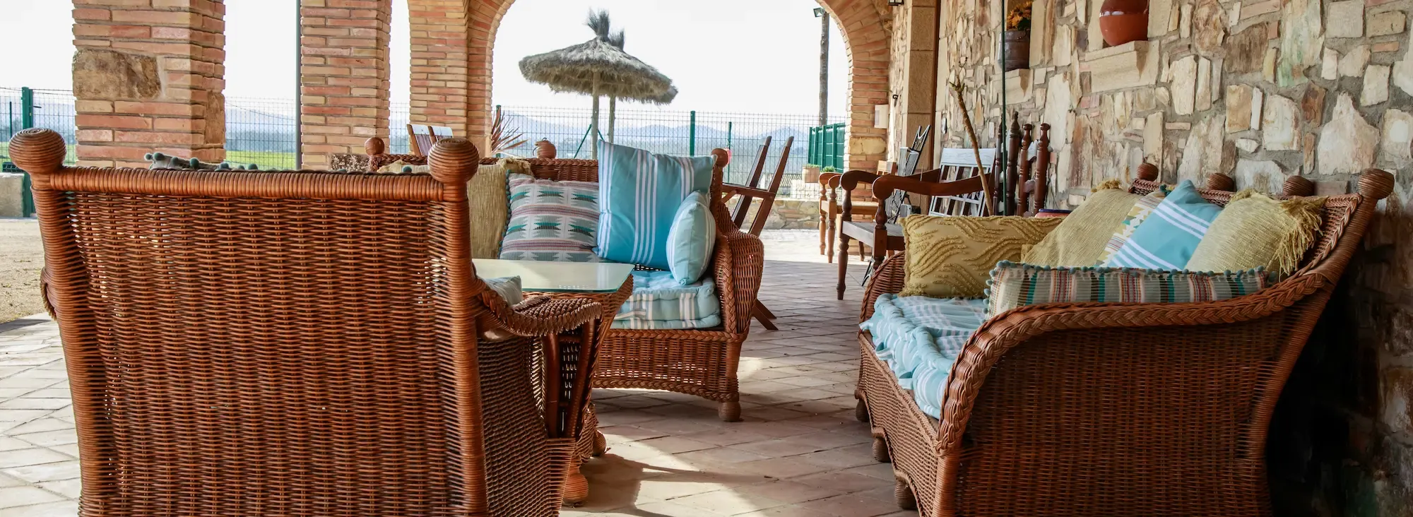 Zona chillout amb sofàs còmodes